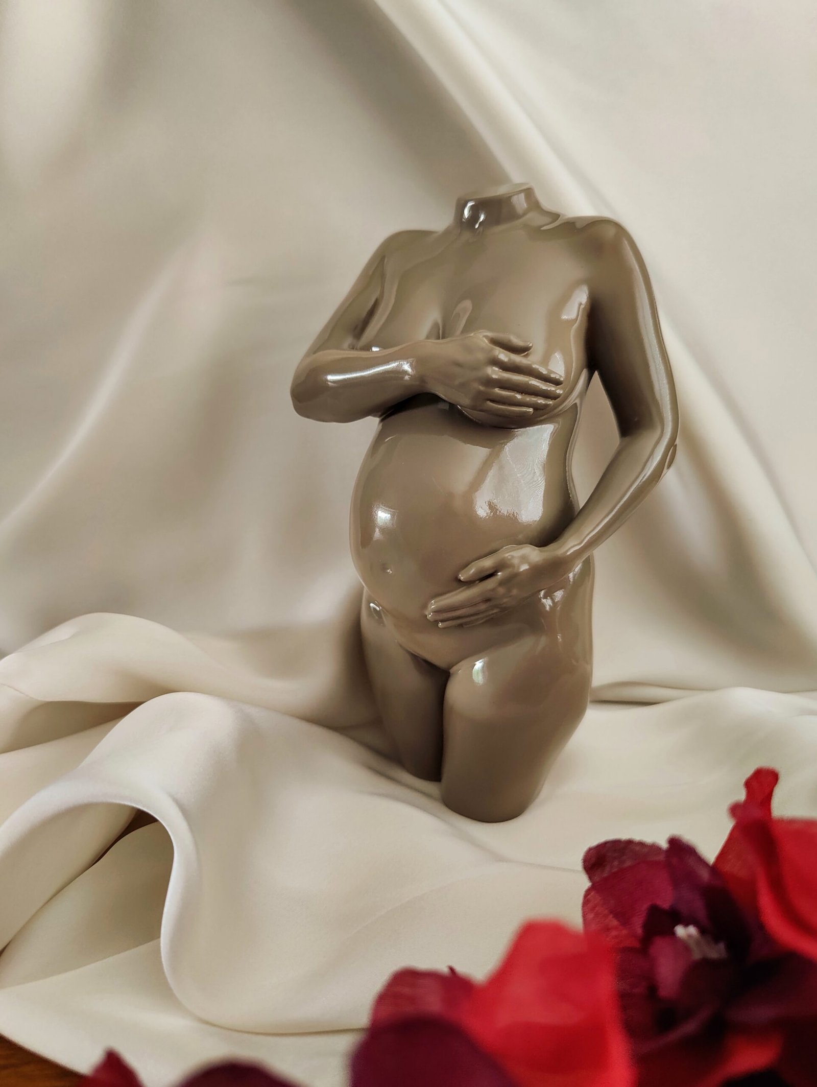 Zwangerschapsbeeld - Buikbeeldje - Zwangerschapsbeeld - Beeldje - 3D - Shiny Shape - Beige - Nude - Zwart - Rood - Hoogglans - Limburg - Brabant - Buik - Zwanger